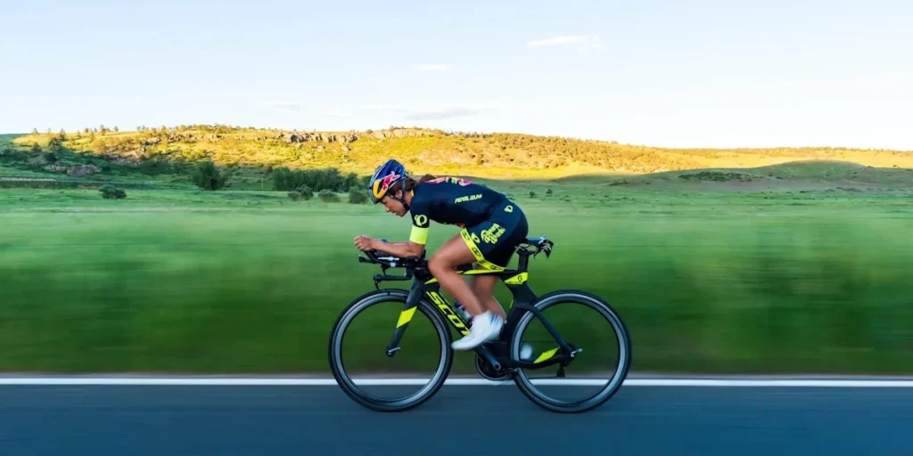 iak-nazyvaiut-liudynu-na-velosypedi-velosypedyst-veloman-chy-pedalist-0ac6