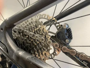 iak-vstanovyty-lantsiuh-na-velosyped-7e39