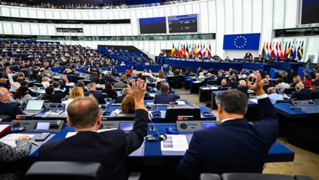 Депутати Європарламенту голосують за резолюцію щодо вступу України до ЄС