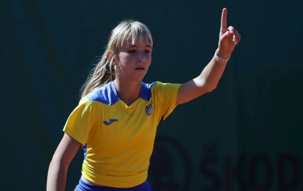 Мария Кочерженко празднует выход в финал юношеского Уимблдона U14