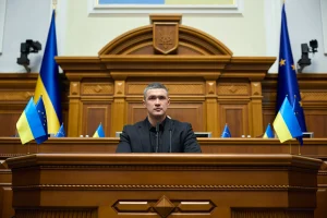 Михайло Федоров на трибуні Верховної Ради заявляє про відставку міністра оборони