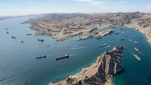 Ормузька протока з десятками танкерів, яку США беруть під контроль