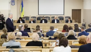 Петро Порошенко у Верховному Суді під час розгляду позову щодо санкцій