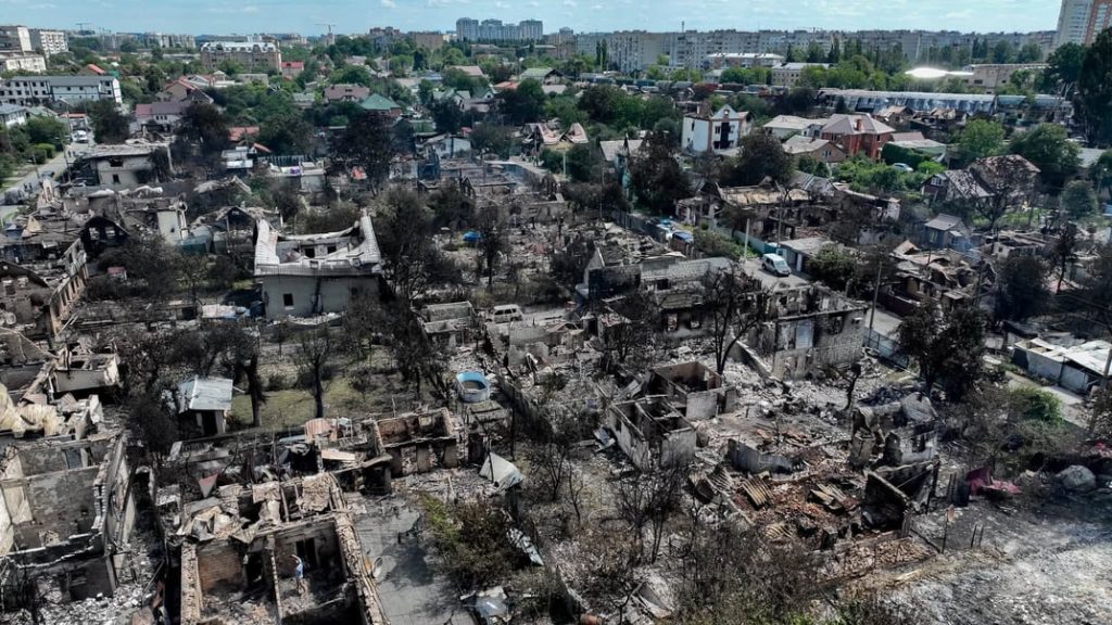 Зруйновані будинки у Вишневому після обстрілу 6 липня
