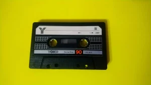 kaseta-tse-povnyi-hid-po-audiokaseti-istoriia-budova-typy-ta-zhyttia-u-2026-rots-5449